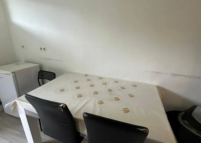 Montoer Und Studentenzimmer Bett Vermietung Ug1