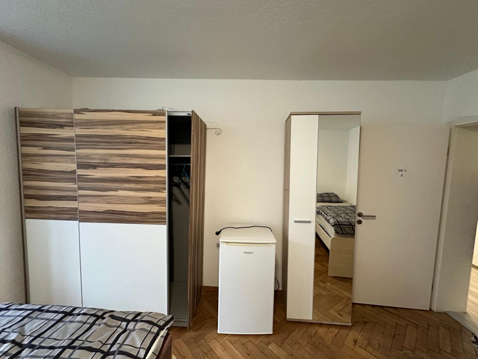 Montoer Und Studentenzimmer Bett Vermietung Ug1
